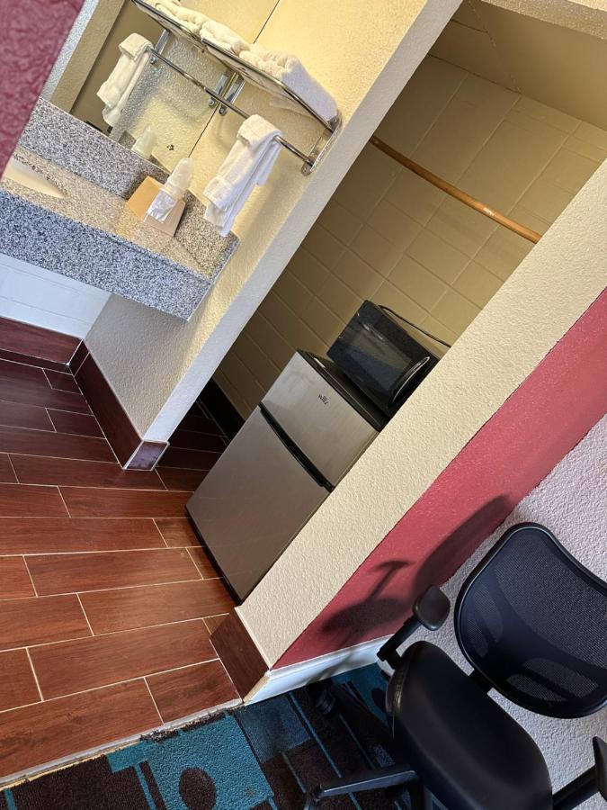 Travel Inn Lackland Sea World San Antonio Bagian luar foto